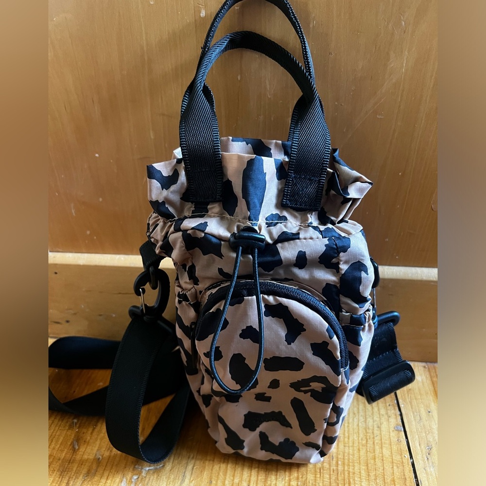 Calpak water bottle holder